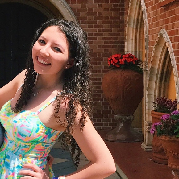 Meet your Posher, Zoe - Picture 1 of 1